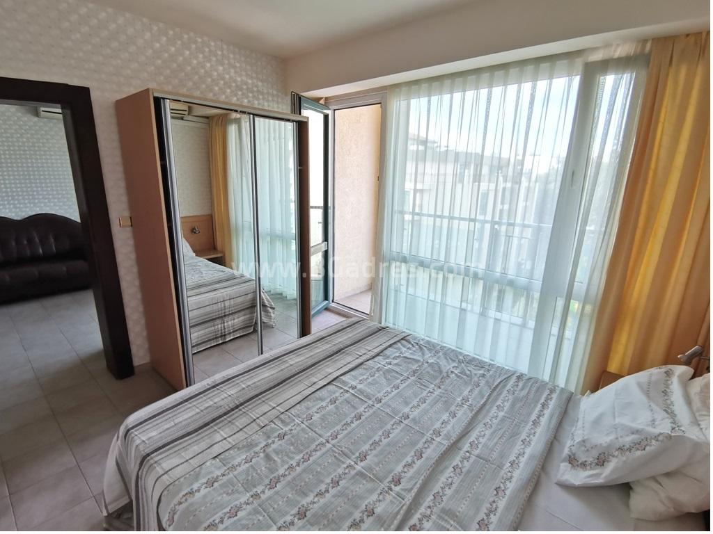 Купете тристаен апартамент на брега на евтино | № 2146