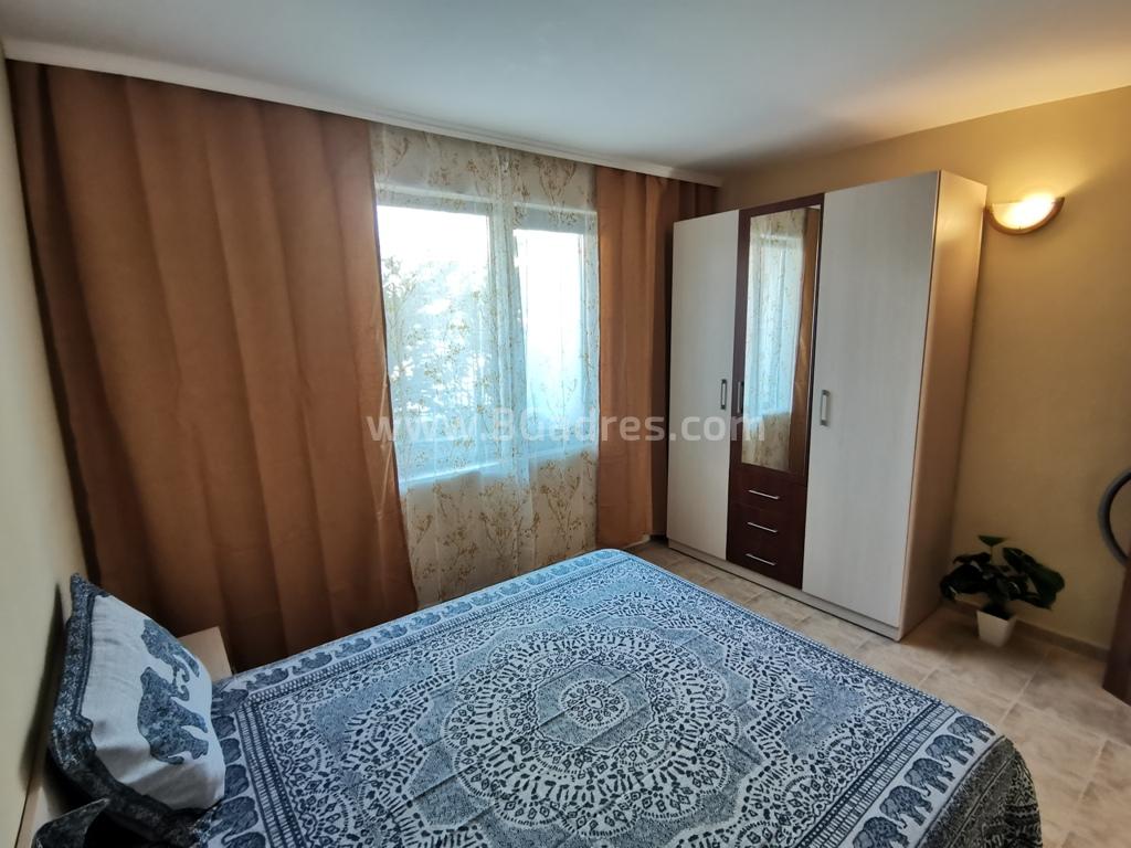 Apartment with a courtyard in Sveti Vlas | No. 2147