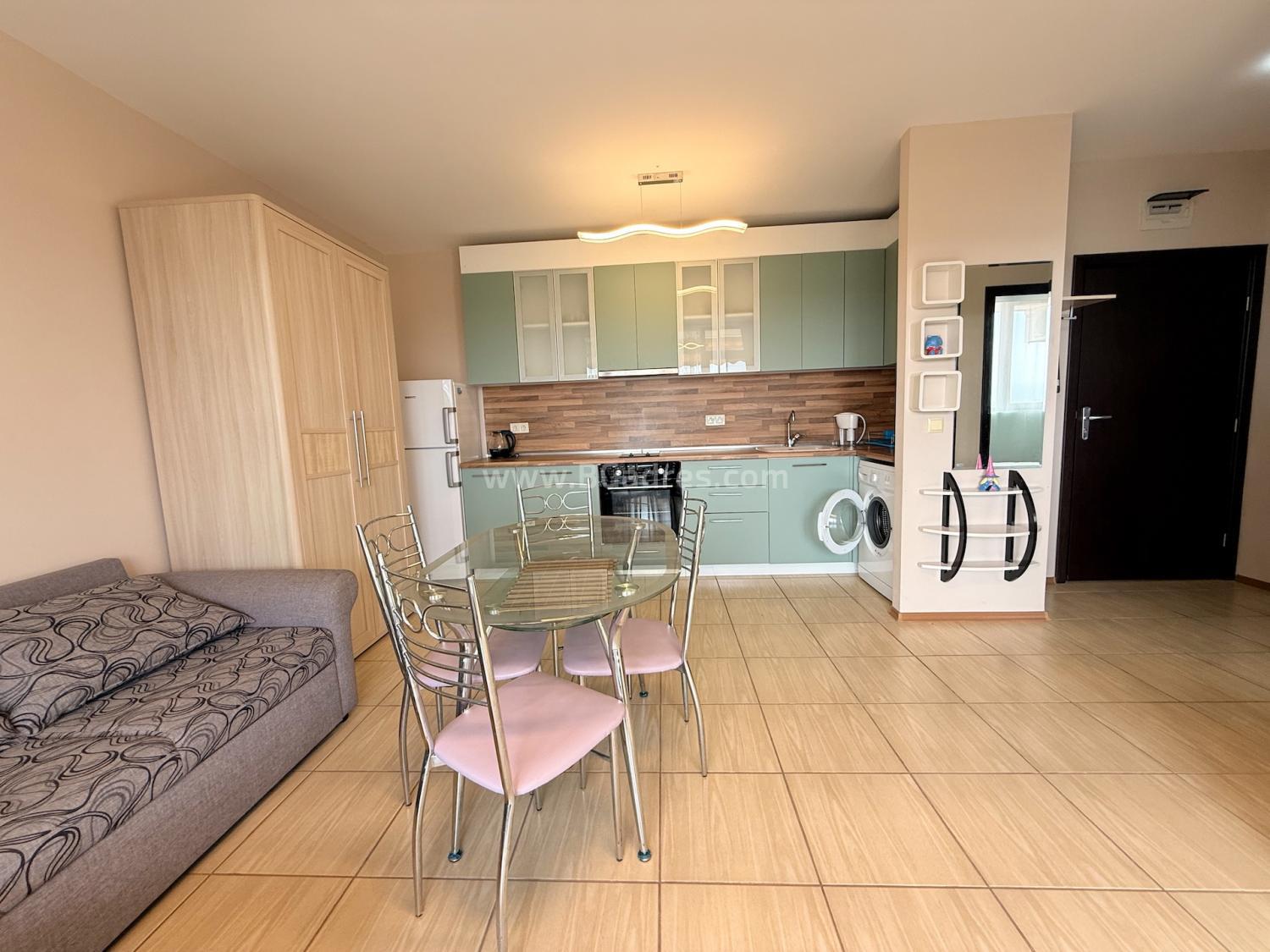 Квартира в комплексе Вияна І №4324