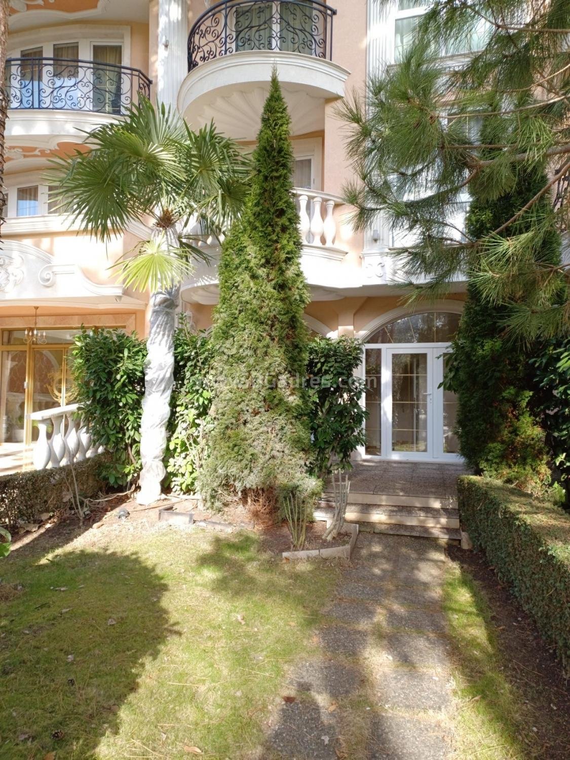 Квартира с двориком в элитном комплексе І №3289