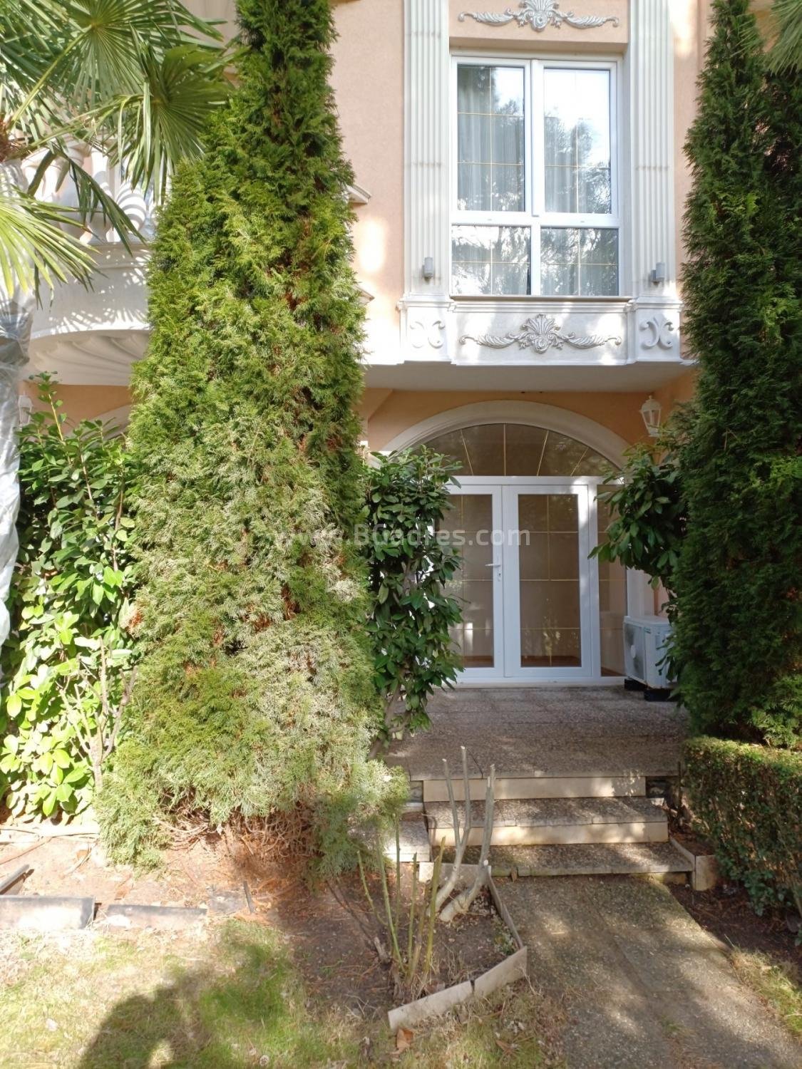 Квартира с двориком в элитном комплексе І №3289