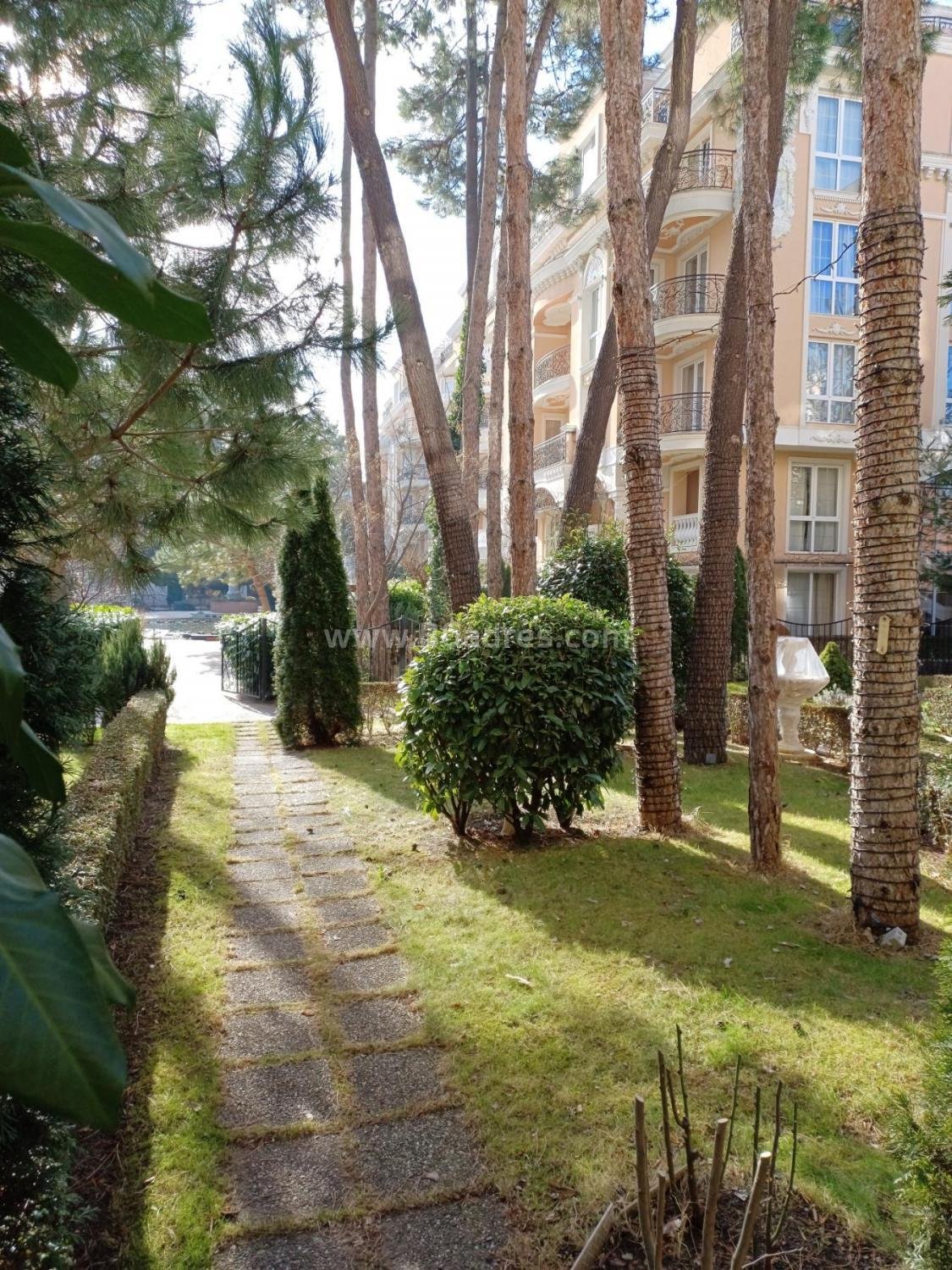 Квартира с двориком в элитном комплексе І №3289