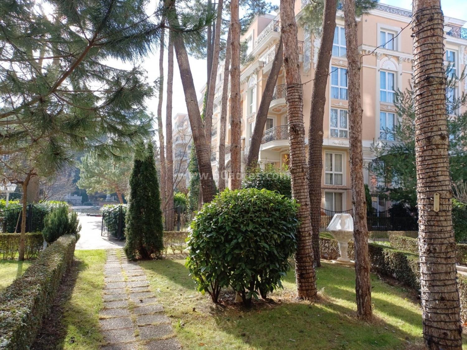 Квартира с двориком в элитном комплексе І №3289