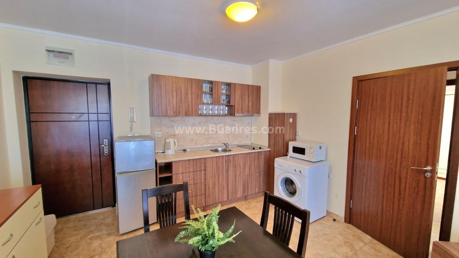 Трехкомнатная квартира в комплексе Аполон І №2955