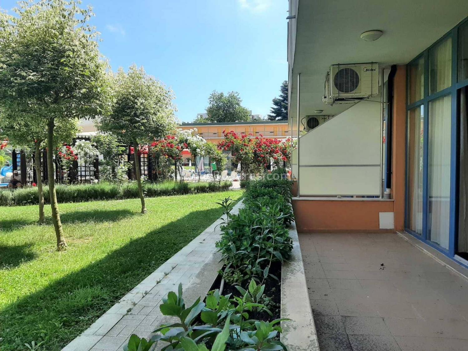 Large apartment near the beach I №2558