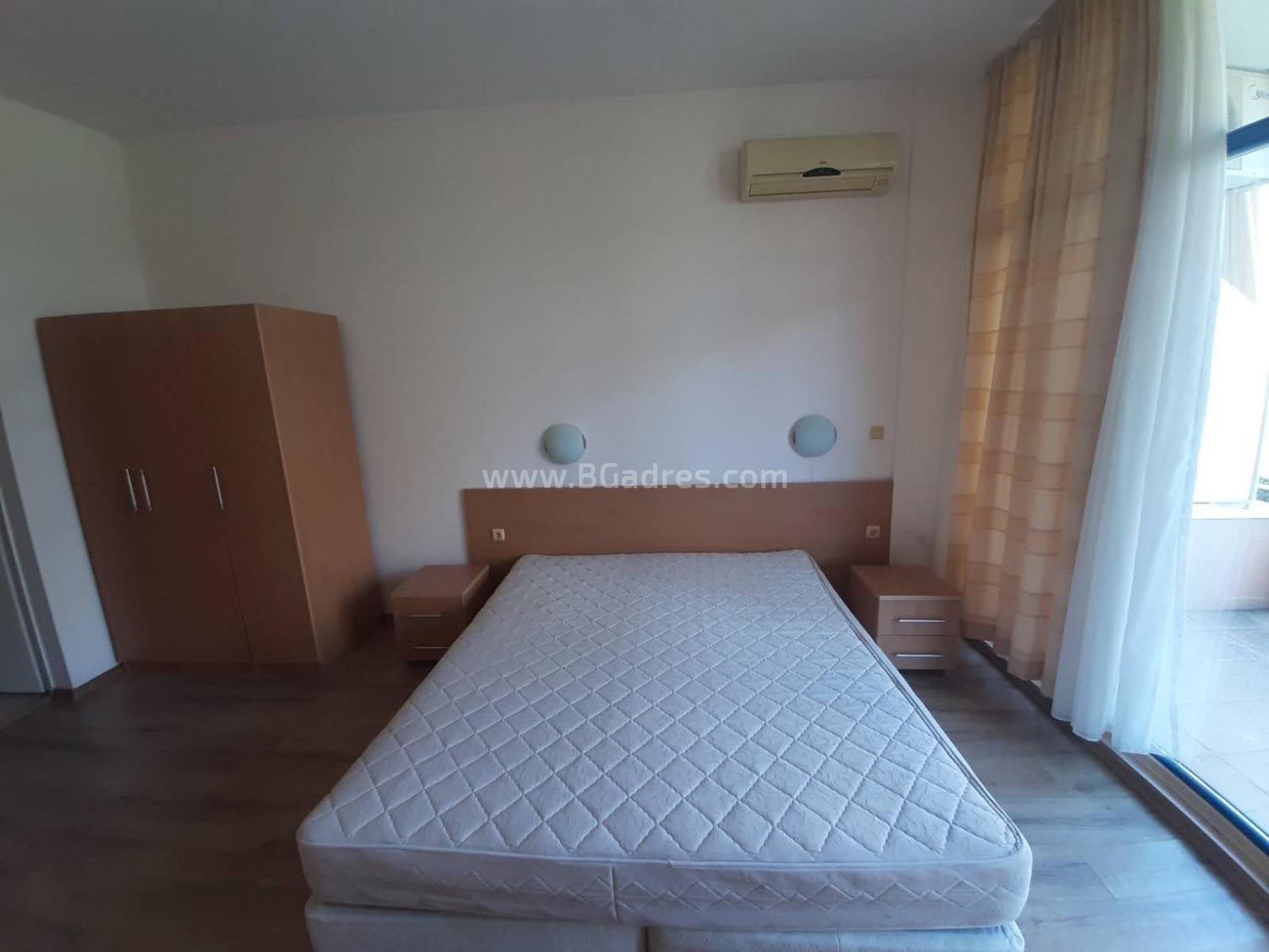 Large apartment near the beach I №2558