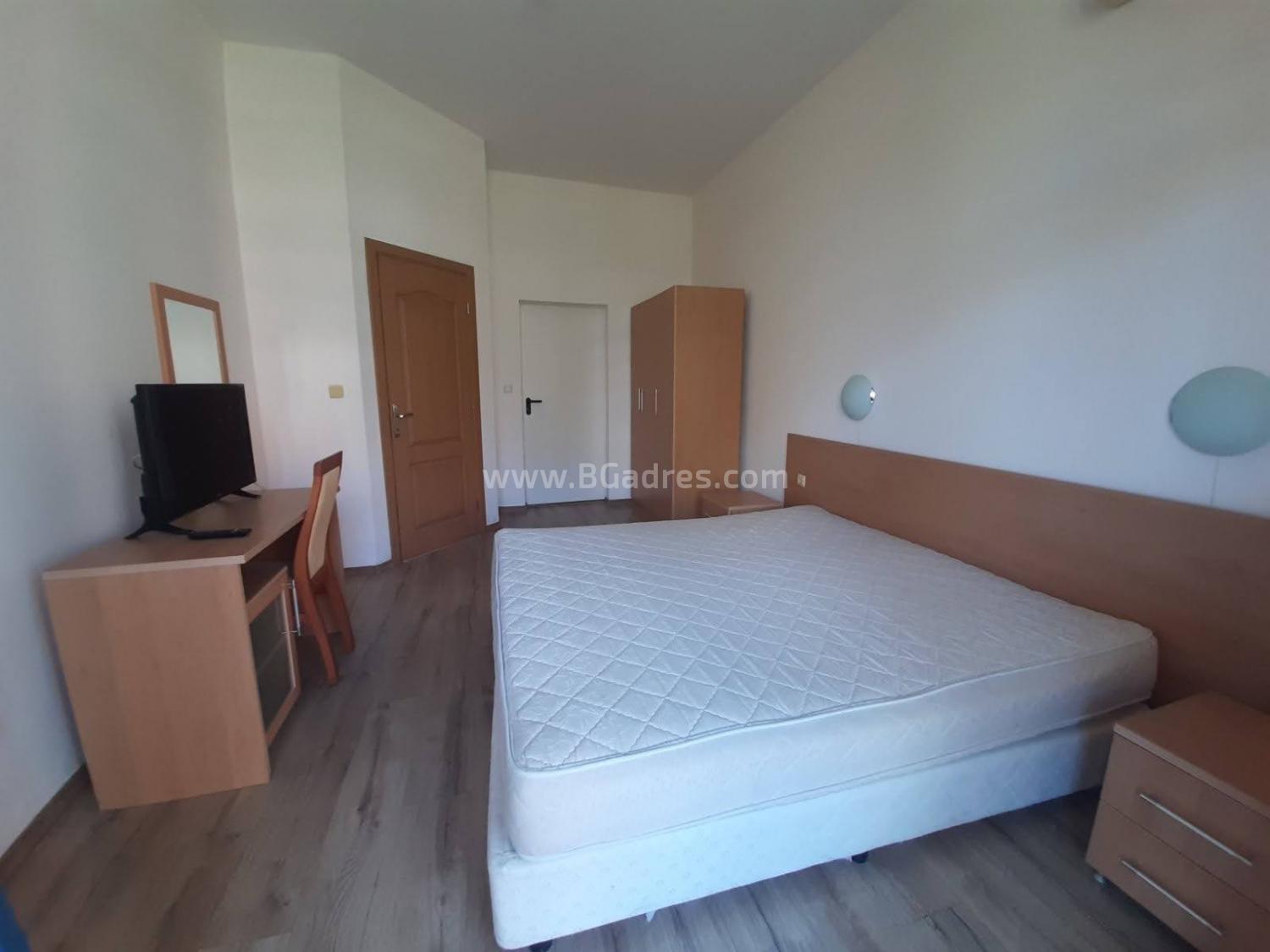 Large apartment near the beach I №2558