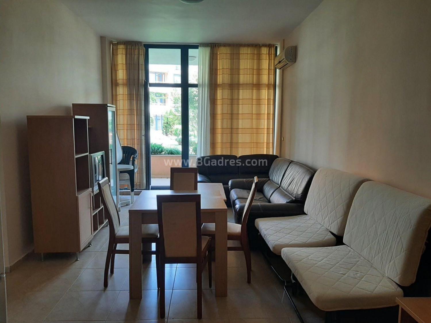 Large apartment near the beach I №2558