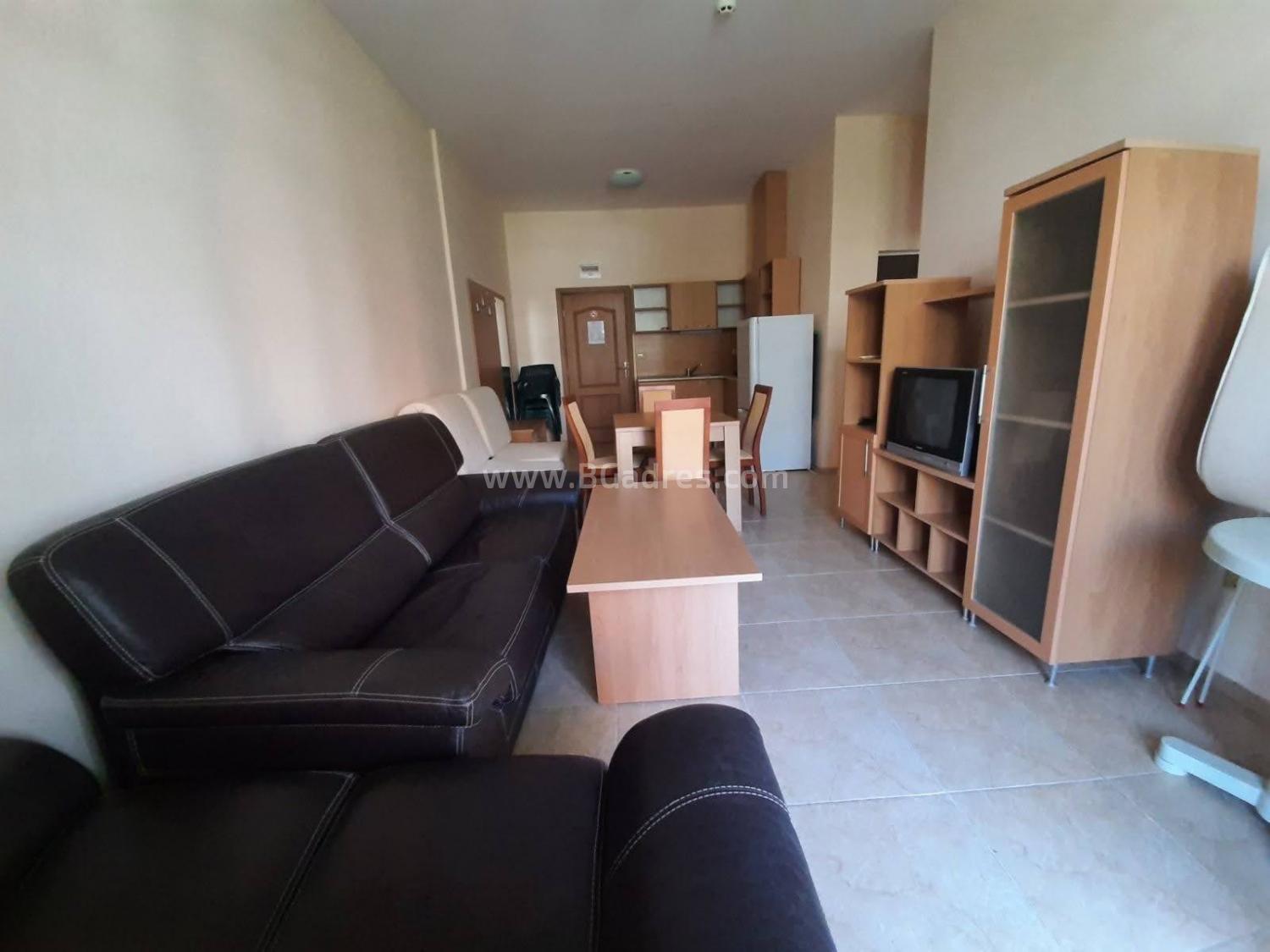 Large apartment near the beach I №2558