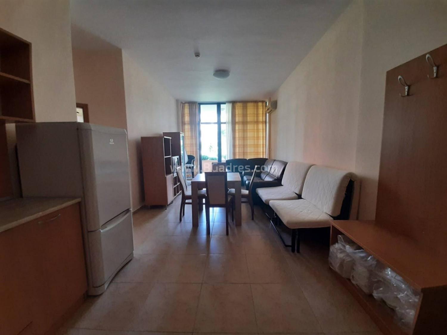 Large apartment near the beach I №2558