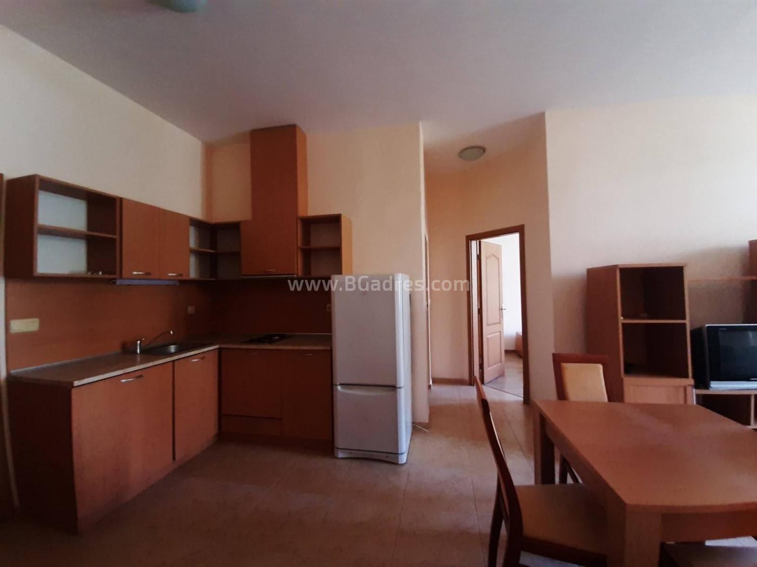 Large apartment near the beach I №2558