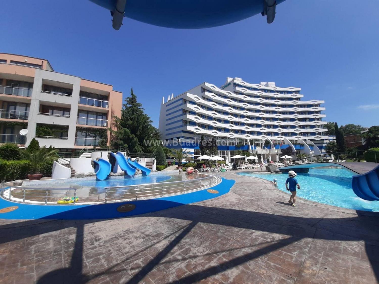 Large apartment near the beach I №2558