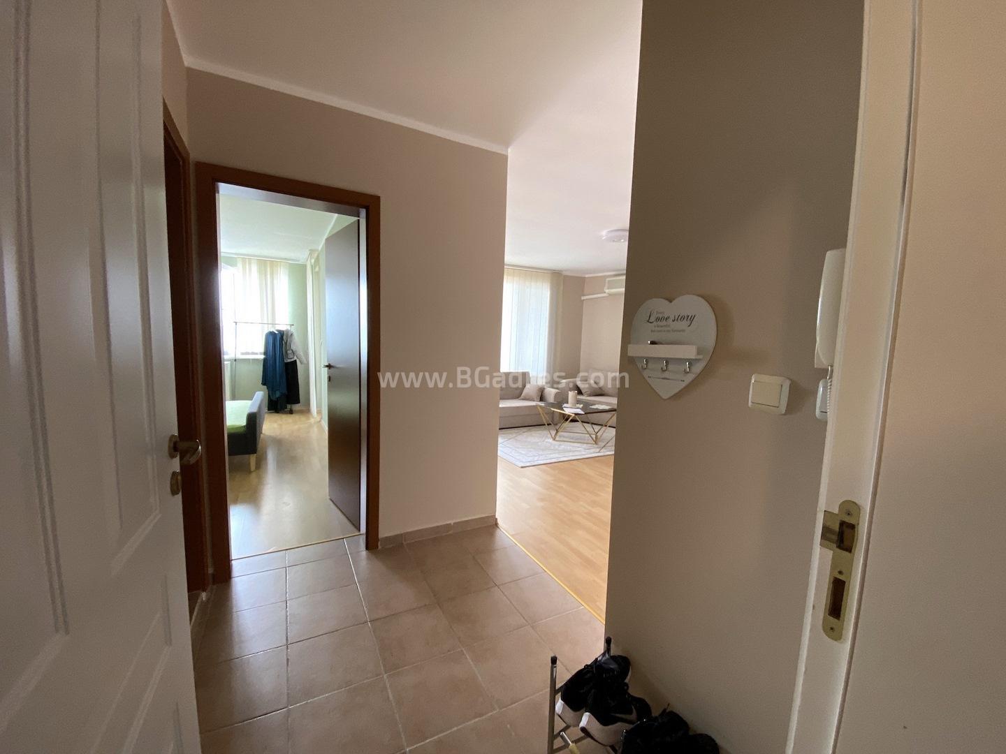 Apartment with sea view in Elenite I №2452