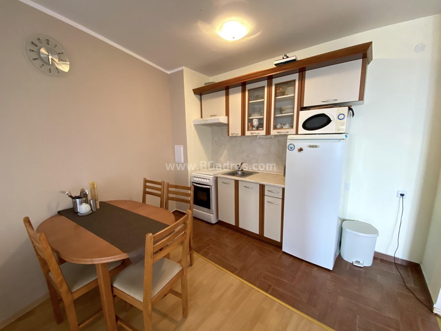 Apartment with sea view in Elenite I №2452