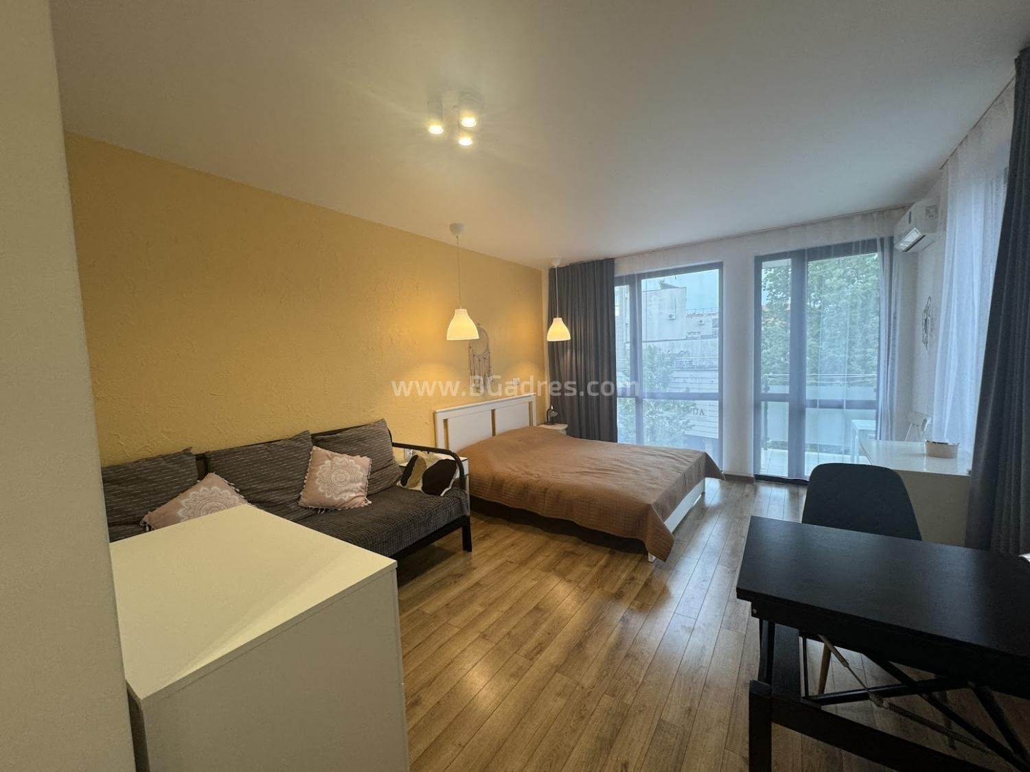 Большая студия у моря І №3568