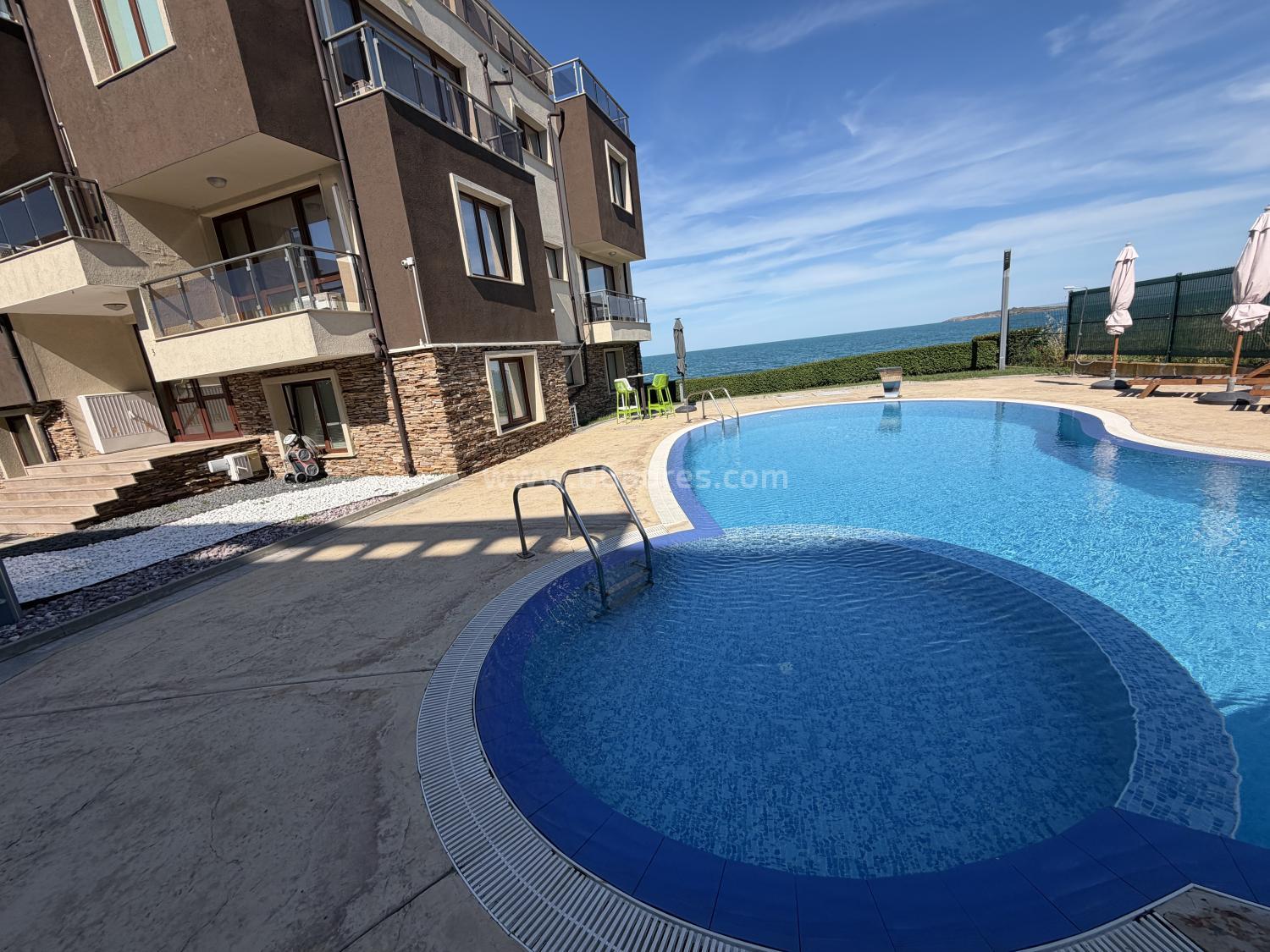 Sea view apartment in Chernomorets І №4805