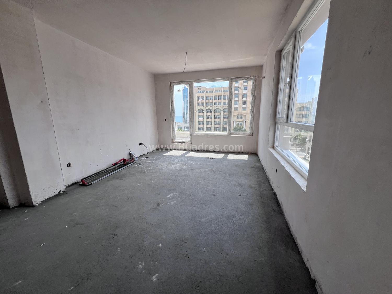 Апартамент в жилищна сграда в Поморие І №4321