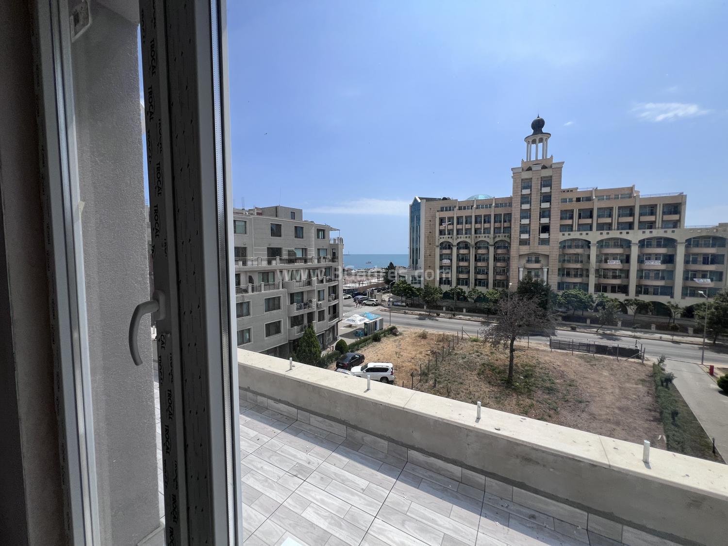 Апартамент в жилищна сграда в Поморие І №4321