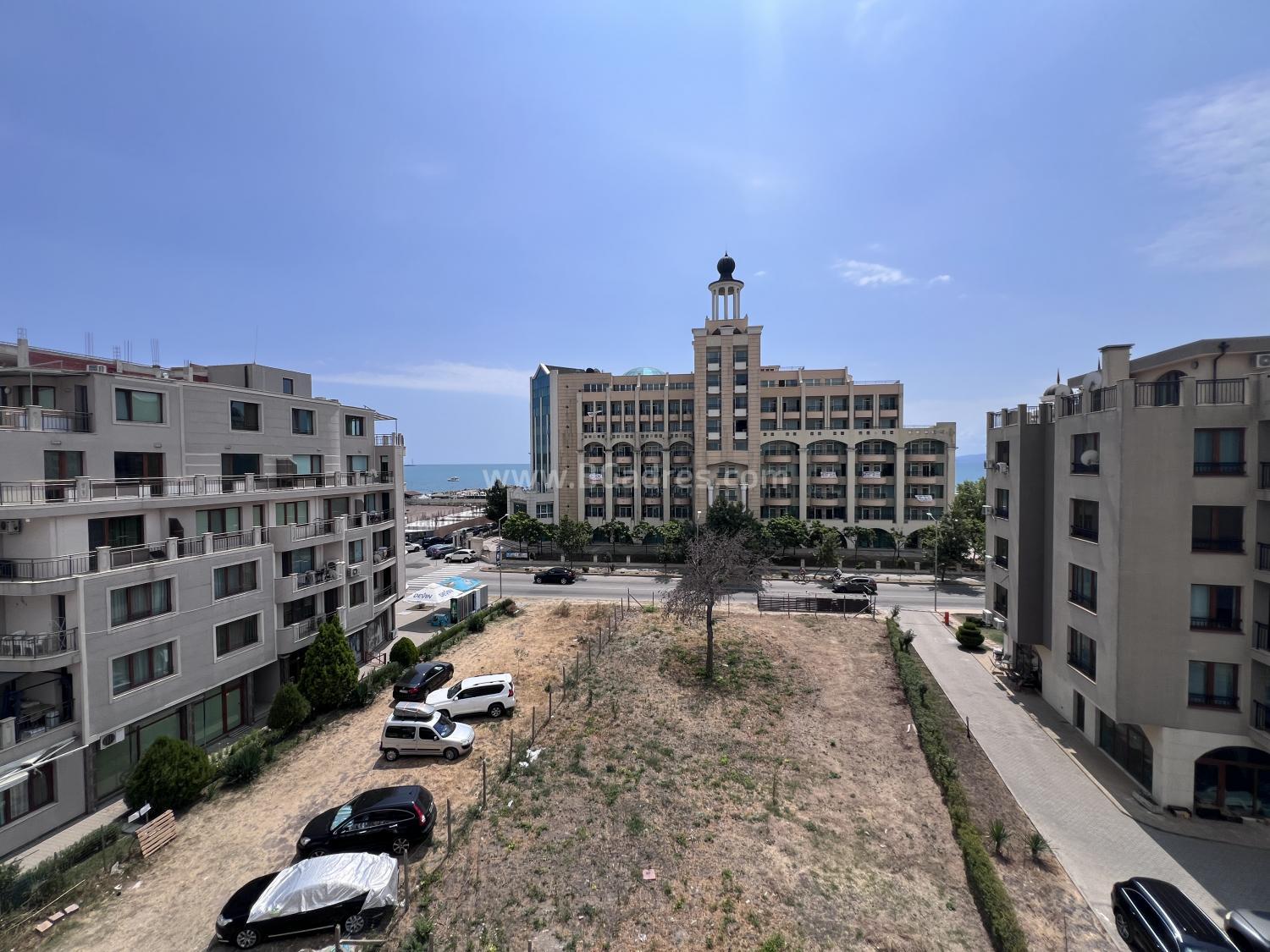 Апартамент в жилищна сграда в Поморие І №4321