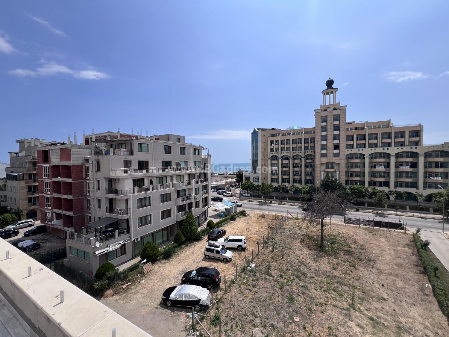 Апартамент в жилищна сграда в Поморие І №4321