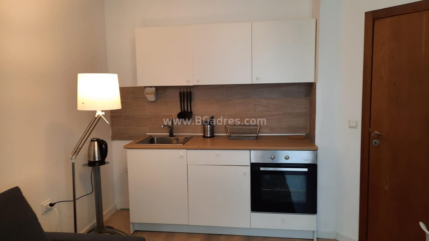 Apartment with low maintenance fee by the beach | No. 2233