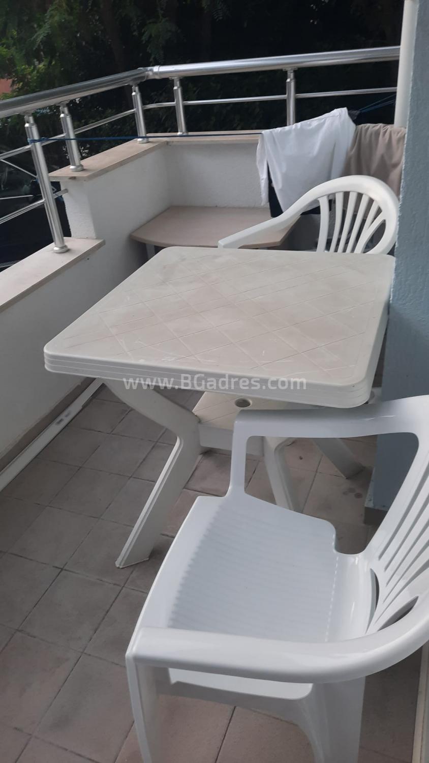 Apartment with low maintenance fee by the beach | No. 2233