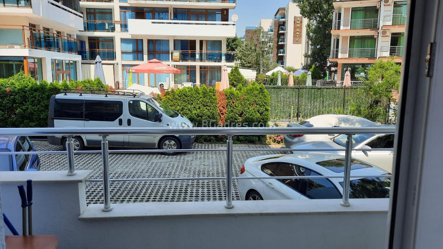 Apartment with low maintenance fee by the beach | No. 2233