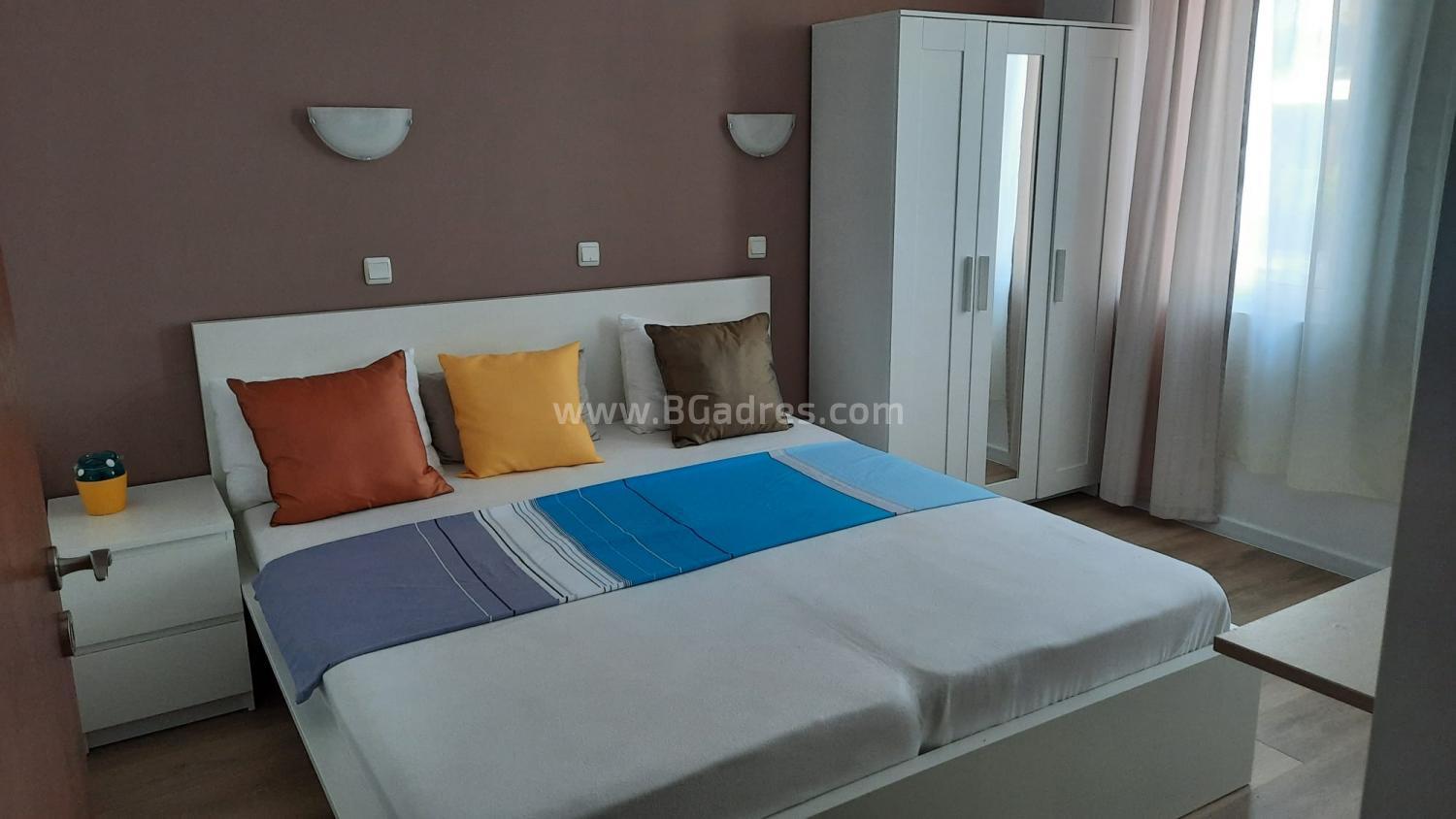 Apartment with low maintenance fee by the beach | No. 2233