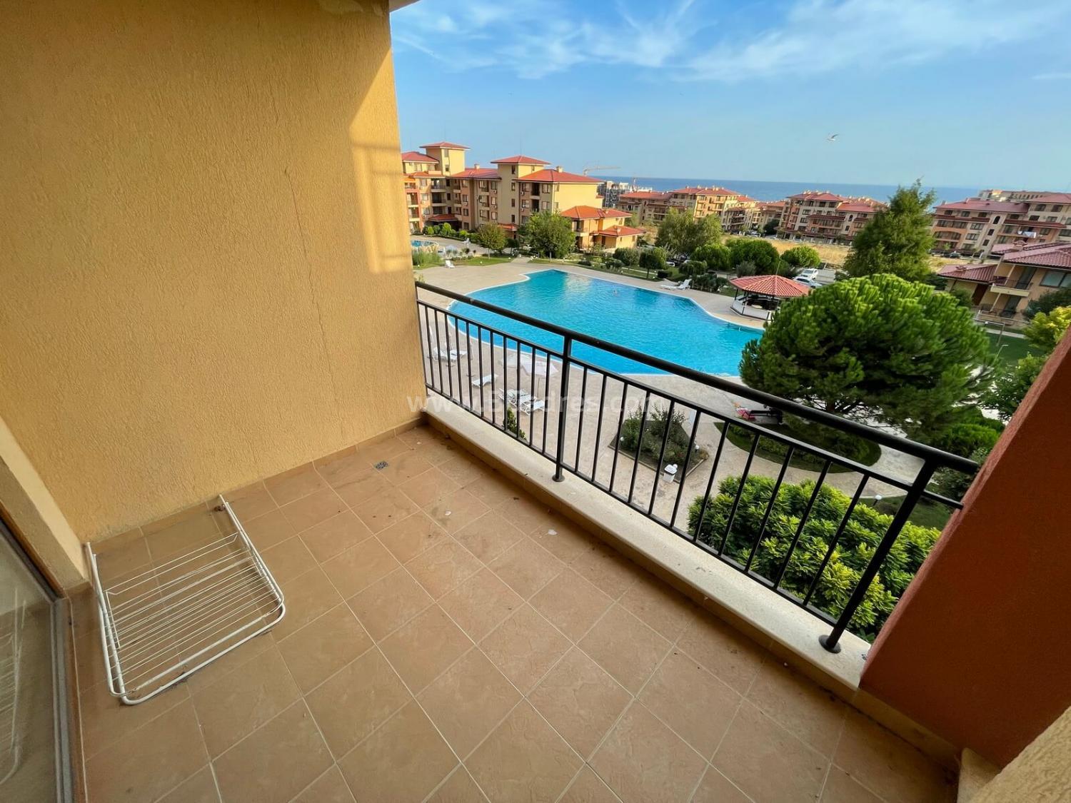 Large apartment with sea view I №2603