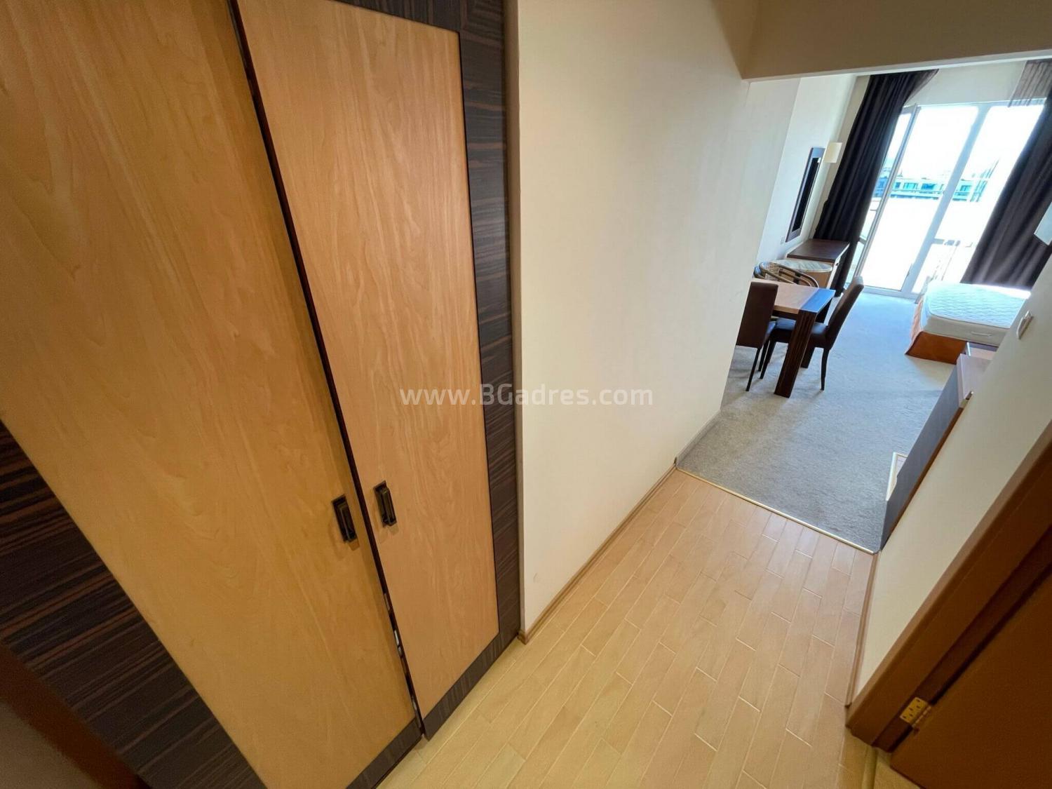 Большая студия на первой линии | №2259