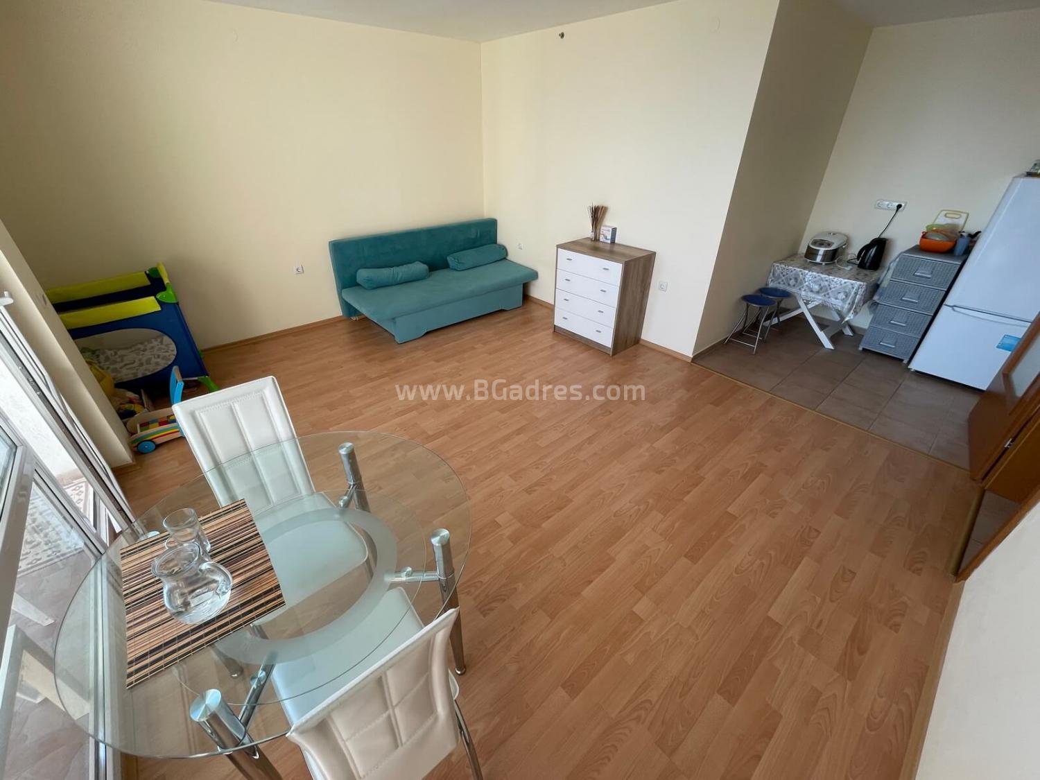 Голямо студио с гледка море І №2492