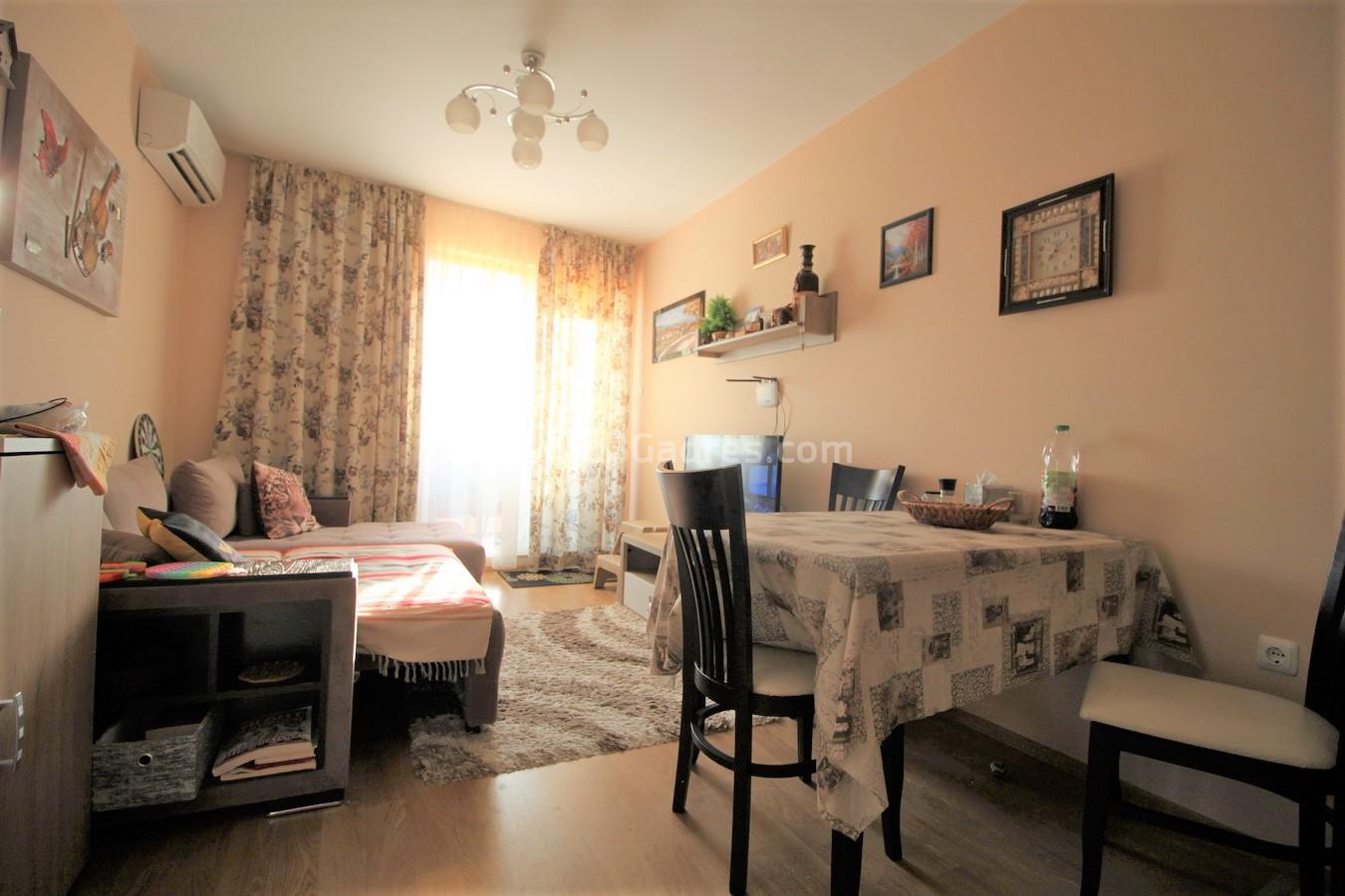 Three-room apartment with excellent furniture | No. 2081