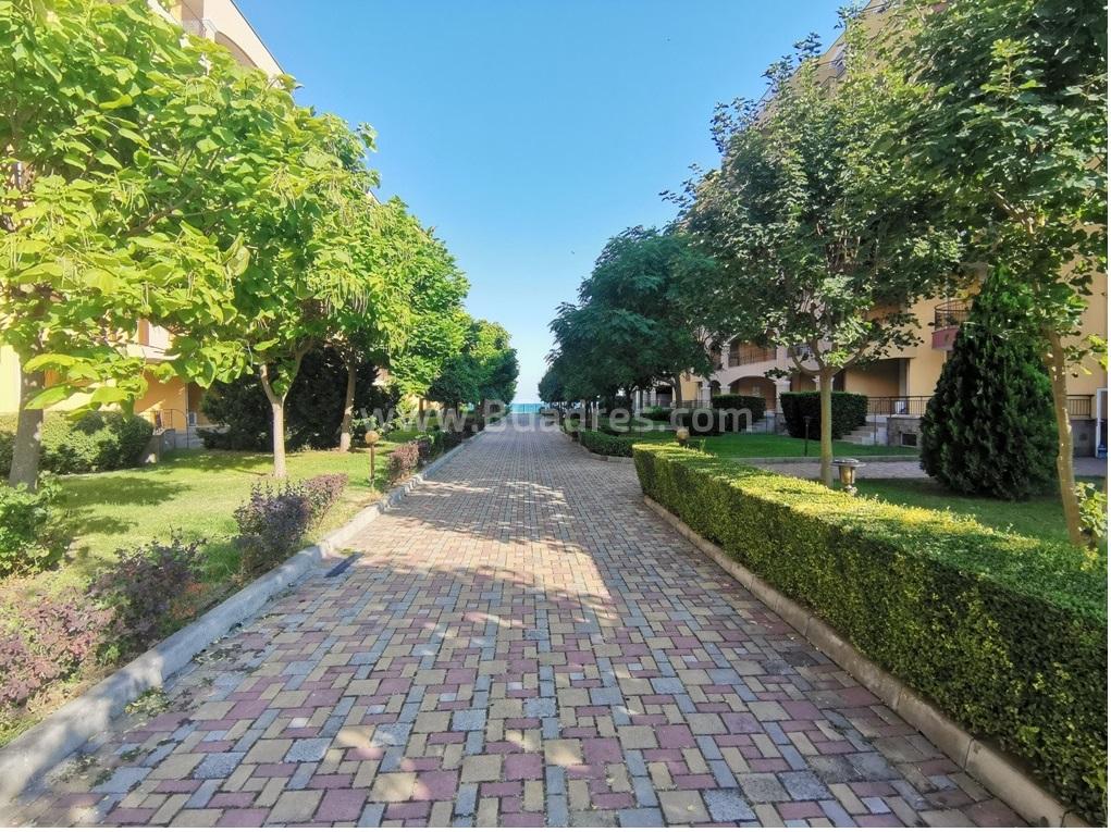 Недорогая квартира на первой линии | №2138