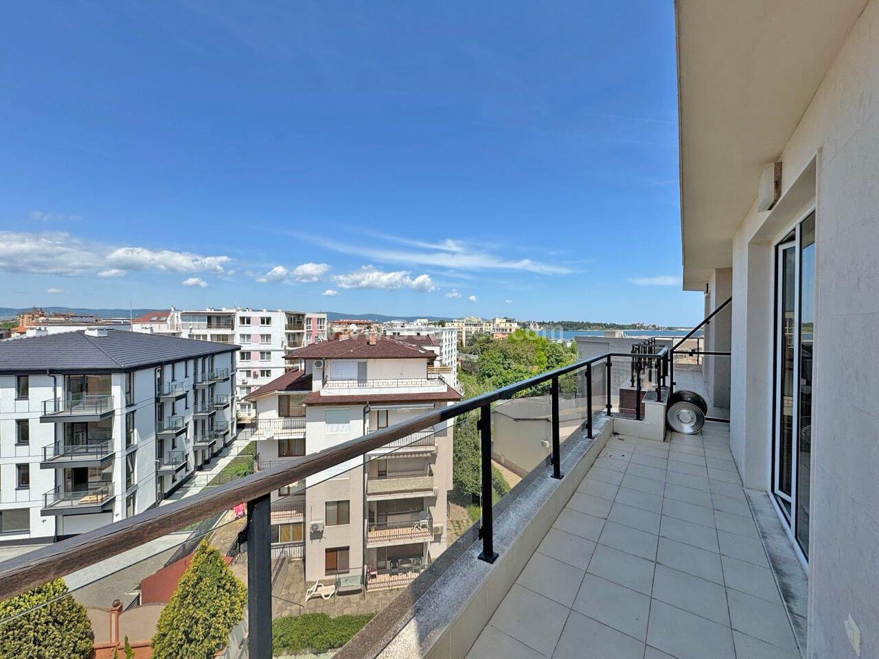 Sea view apartment in Ravda І №3689