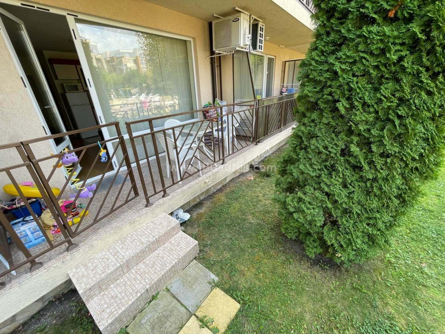 Geräumiges Studio mit Blick auf Schwimmbad І №2541