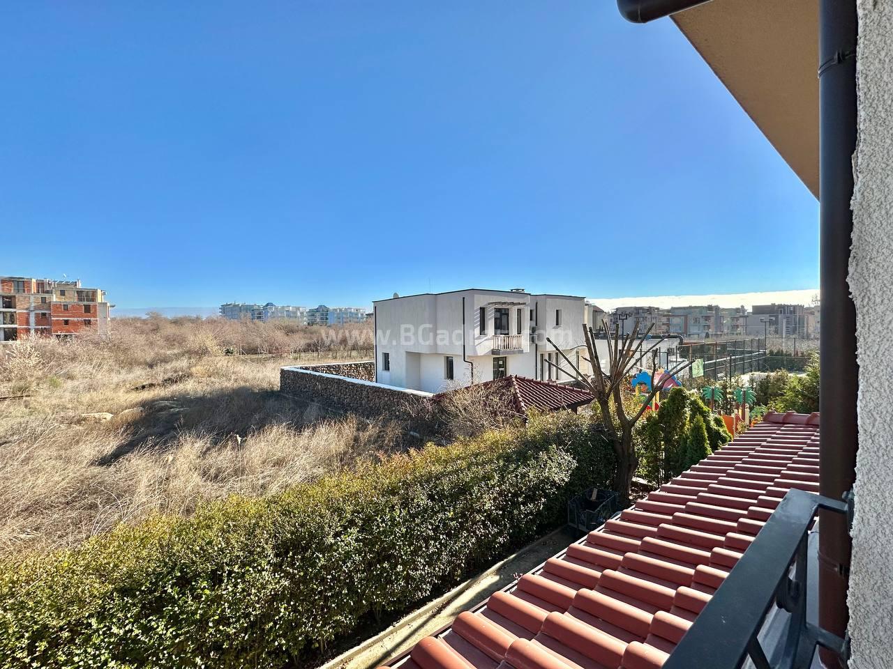 Тристаен апартамент в комплекс Естебан І №2767