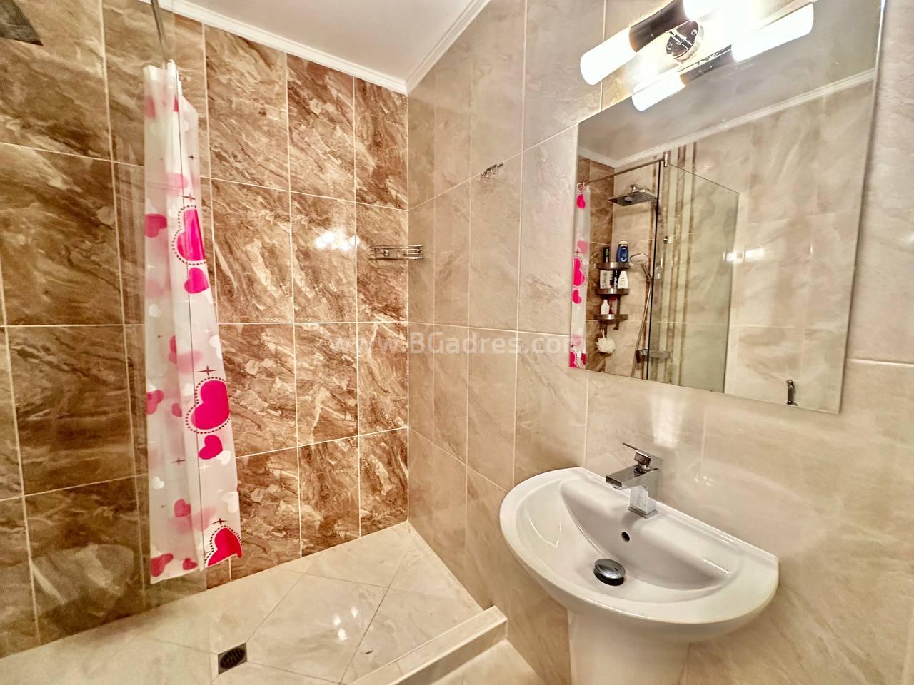 Тристаен апартамент в комплекс Естебан І №2767