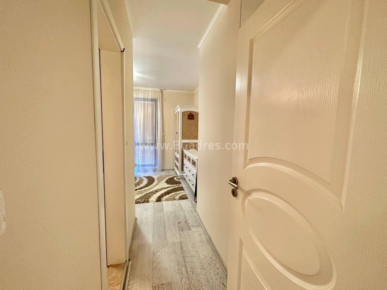 Тристаен апартамент в комплекс Естебан І №2767