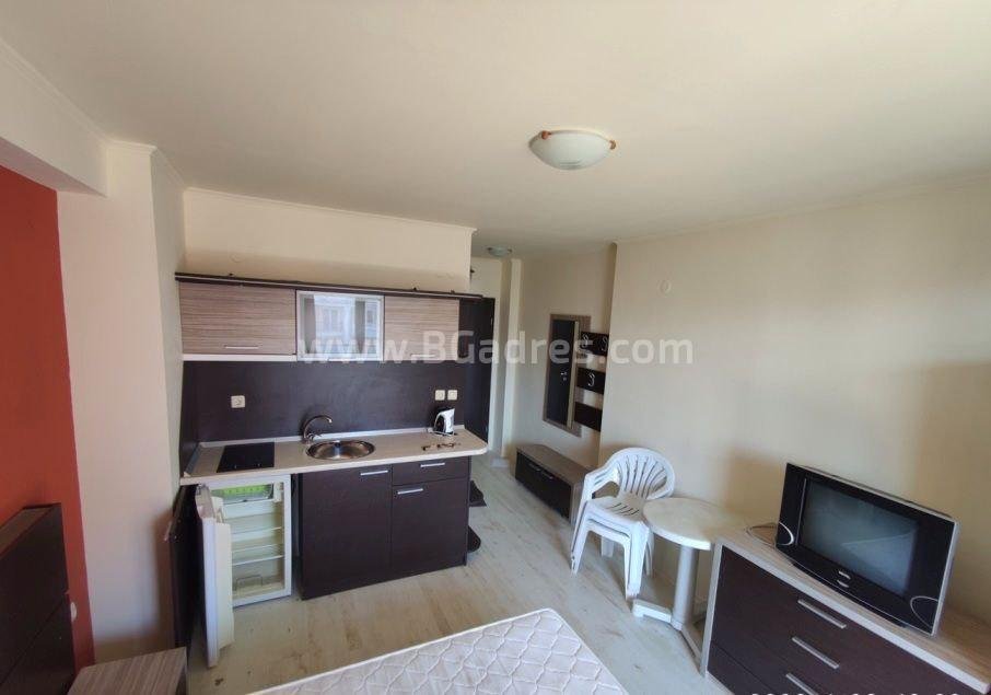 Недорогая студия в центре Солнечного Берега І №3573