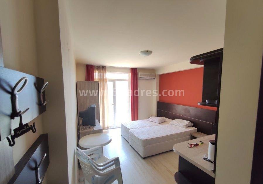 Недорогая студия в центре Солнечного Берега І №3573