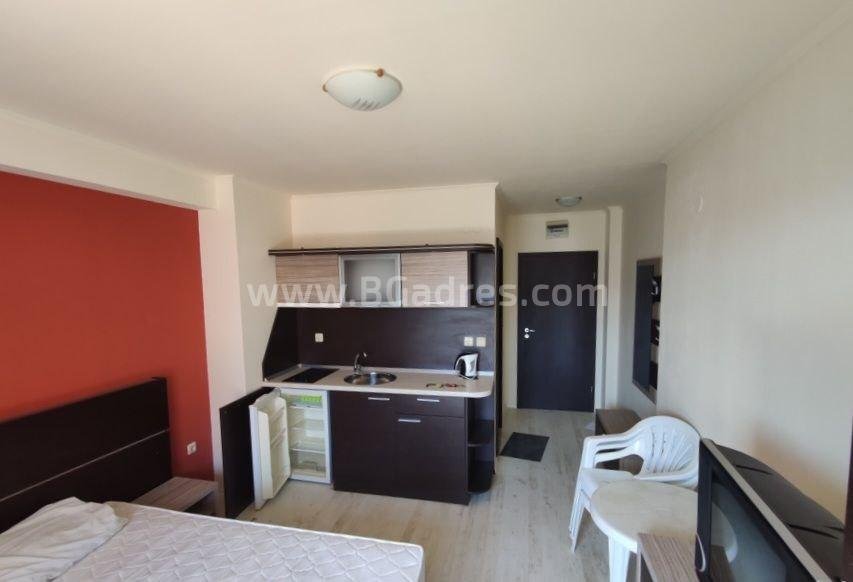 Недорогая студия в центре Солнечного Берега І №3573