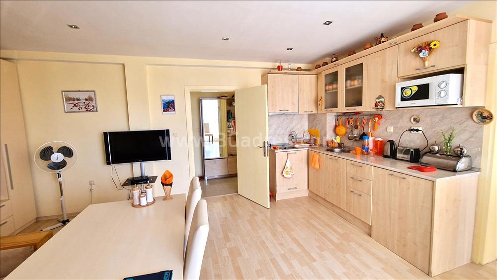 Тристаен апартамент близо до плажа І №3060