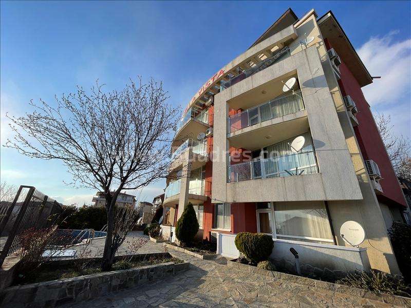 Апартамент с изглед към морето без такса поддръжка | №2360