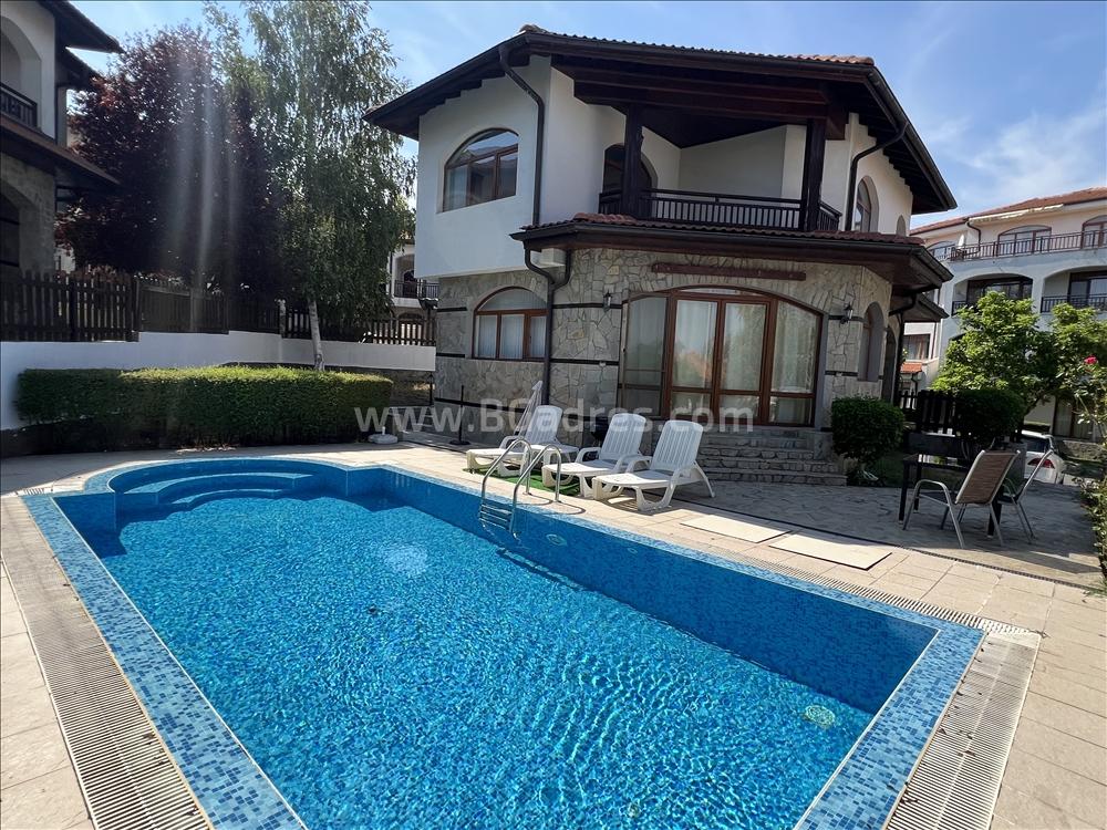 Haus mit privatem Pool in der Anlage І №3778