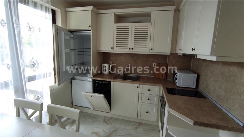 Новая трехкомнатная квартира в комплексе Посейдон | №2024