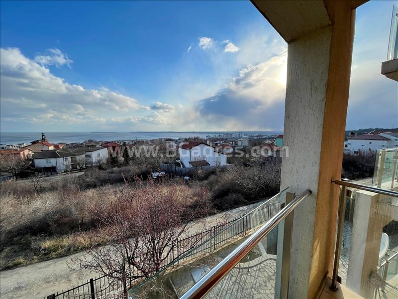 Апартамент с изглед към морето без такса поддръжка | №2360