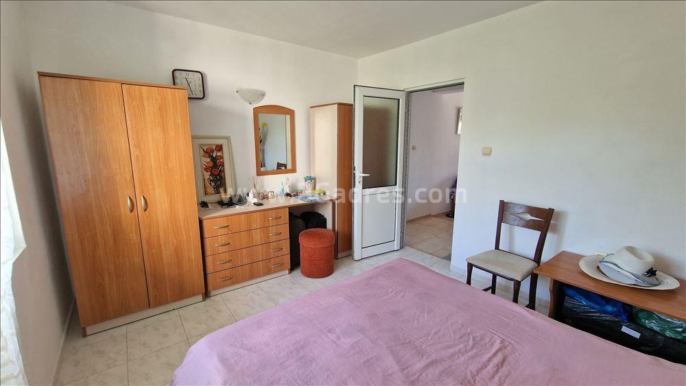 Евтин апартамент на първа линия I №2528