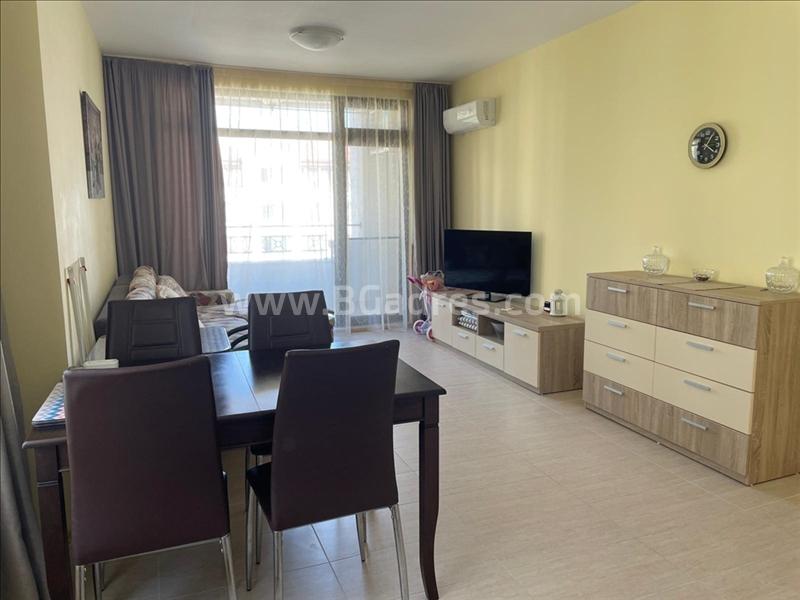 Трехкомнатная квартира в Гринлайф І №2427