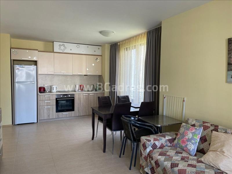 Трехкомнатная квартира в Гринлайф І №2427