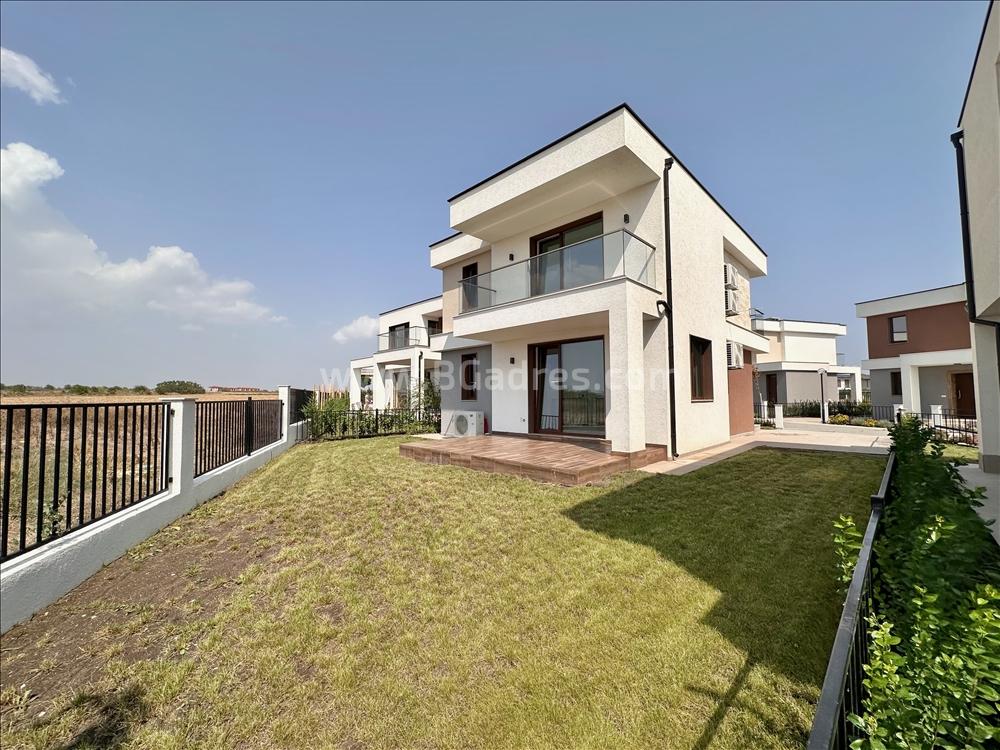 Къща с двор близо до Бургас І №3837